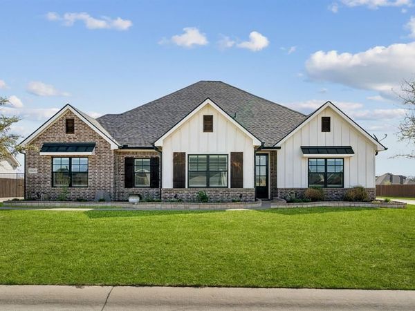 9000 Lazy Oak Drive, Justin, TX 76247