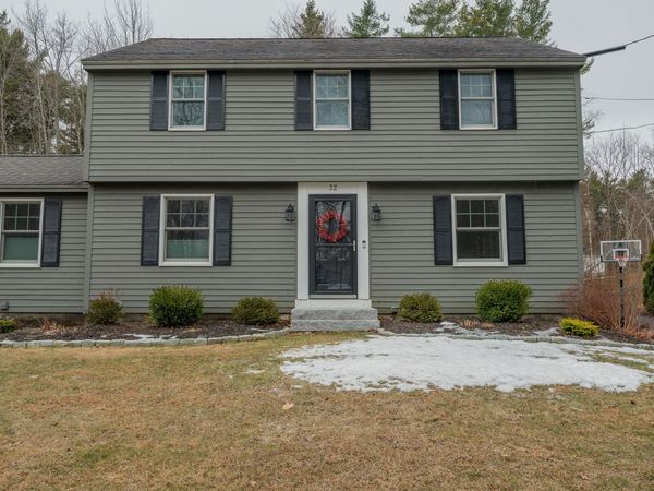 32 Pleasant Hill Road, Falmouth, ME 04105