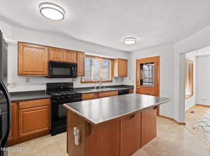 670 Valle Verde Drive, Sparks, NV 89441 Photo