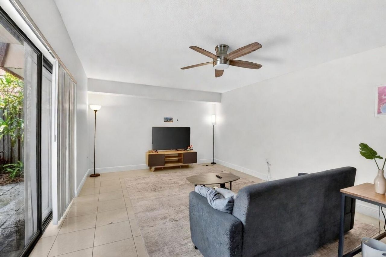 590 Green Springs Place, West Palm Beach, FL 33409 Photo