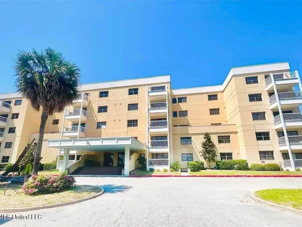 1130 Beach Boulevard, Biloxi, MS 39530