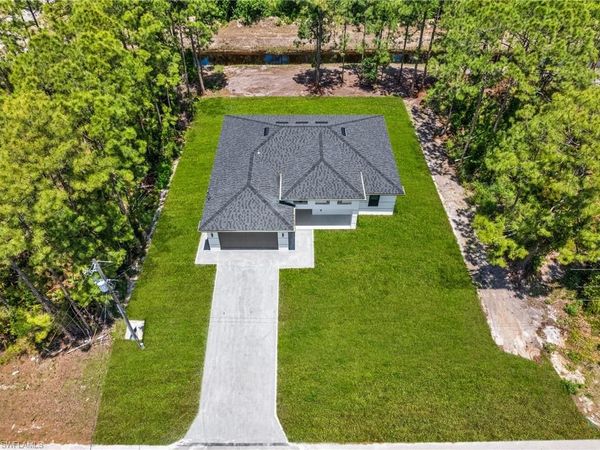507 Trinity ST E, LEHIGH ACRES, FL 33974