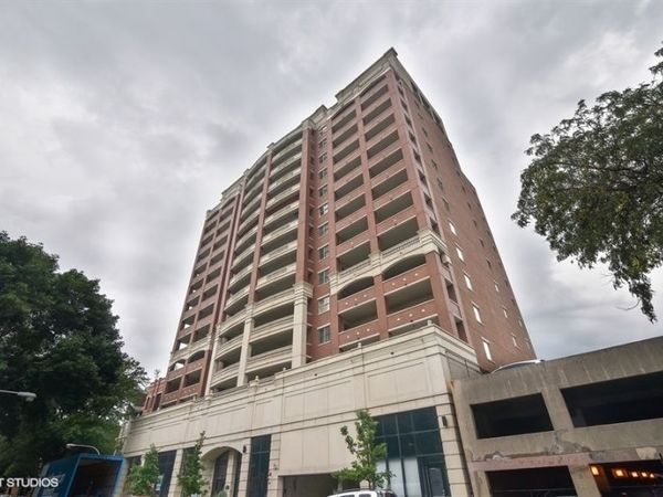828 W Grace Street , Unit 808, Chicago, IL 60613