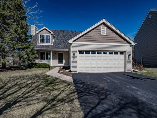 3080 Compton Road , Aurora, IL 60504