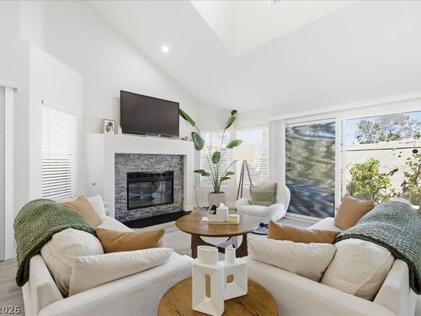 7012 Bright Springs Court, Las Vegas, NV 89113
