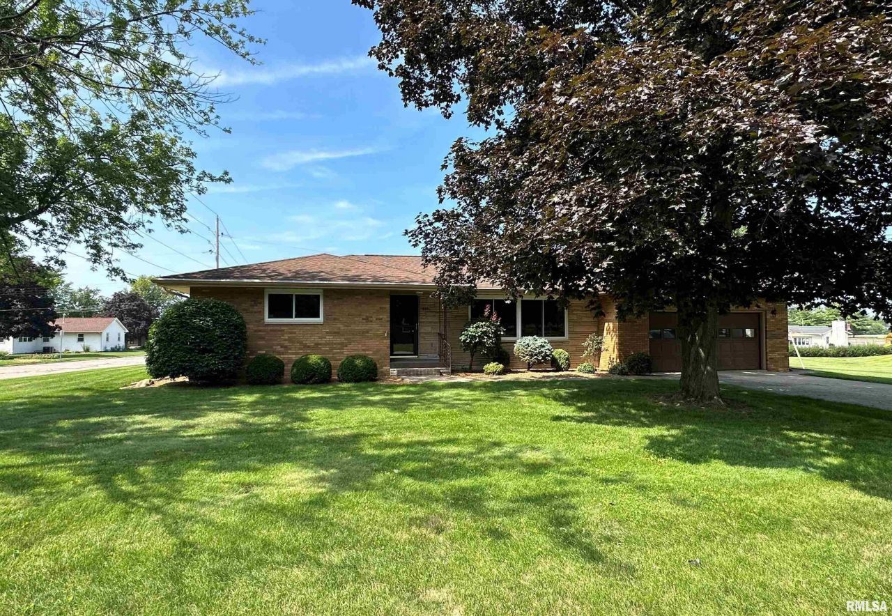 321 W Madison Street, Metamora, IL 61548 Main Photo