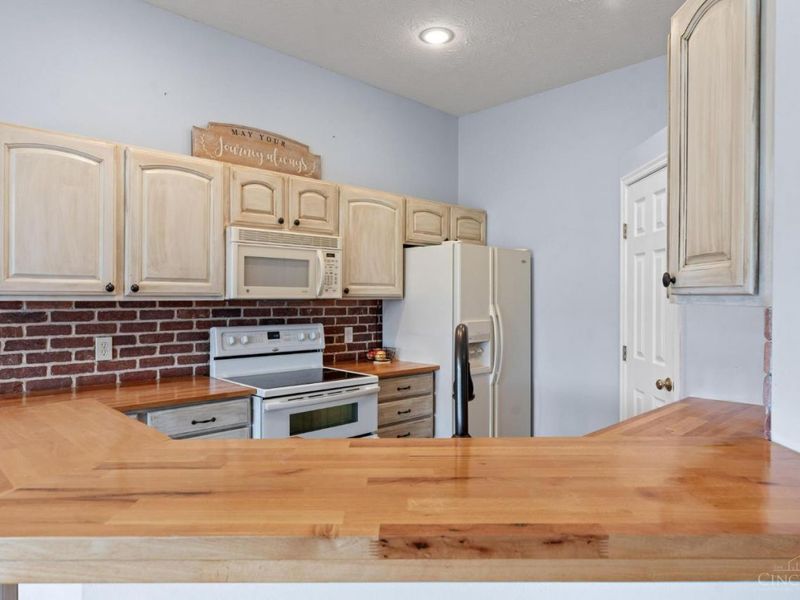 1122 Featherstone Court, Milford, OH 45150 Photo 12