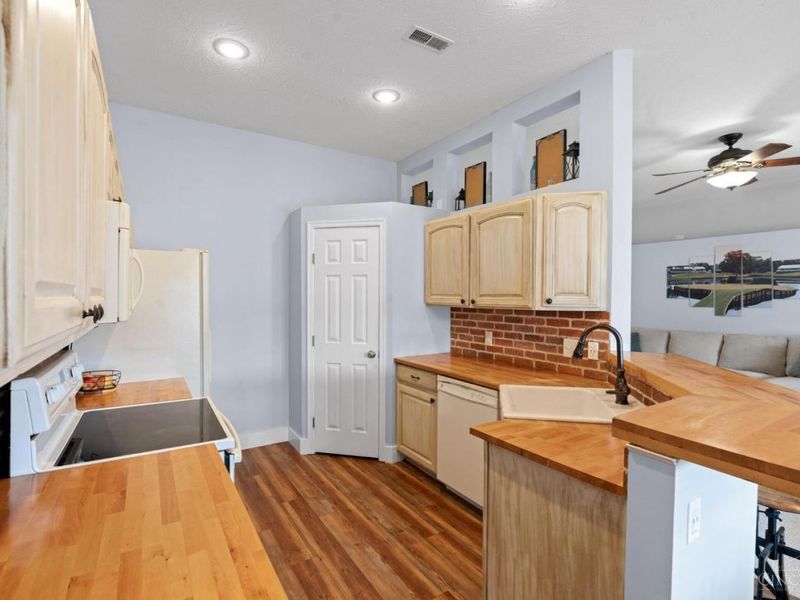 1122 Featherstone Court, Milford, OH 45150 Photo 13