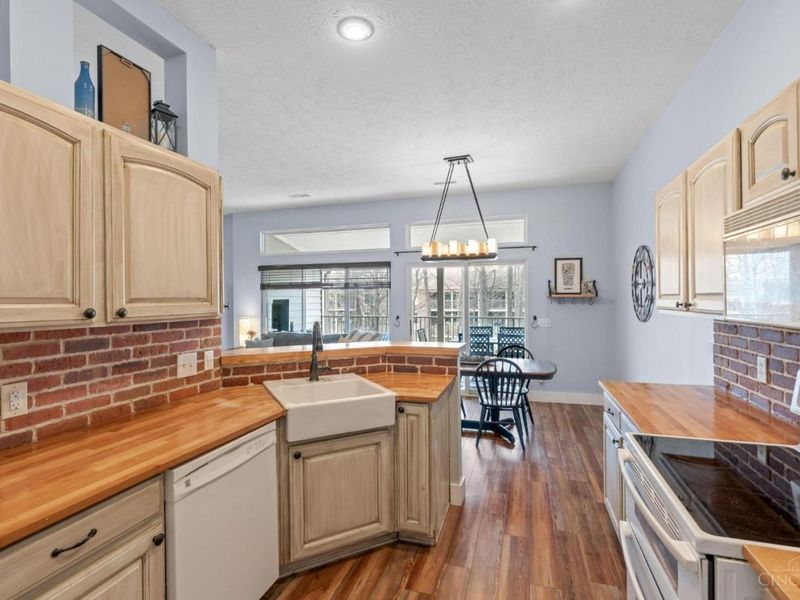 1122 Featherstone Court, Milford, OH 45150 Photo 14