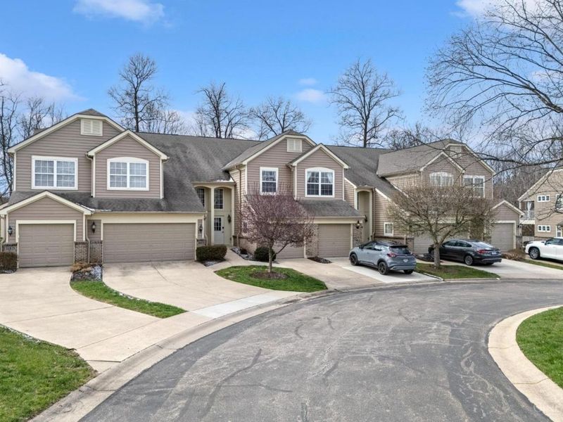 1122 Featherstone Court, Milford, OH 45150 Photo 2