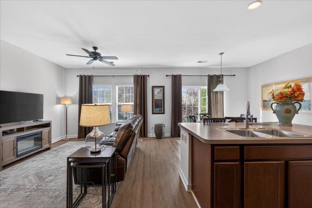 3654 Pimmit Place Photo 6