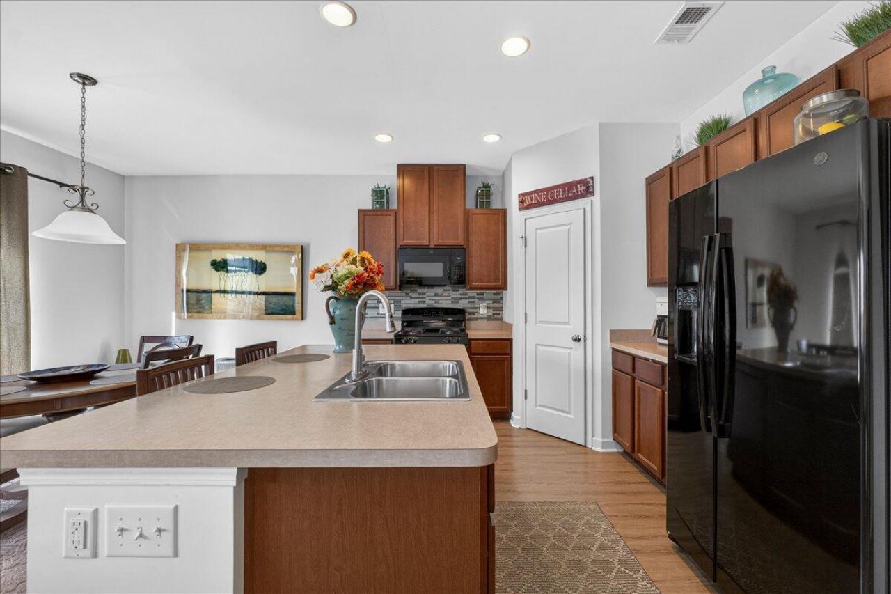 3654 Pimmit Place Photo 8