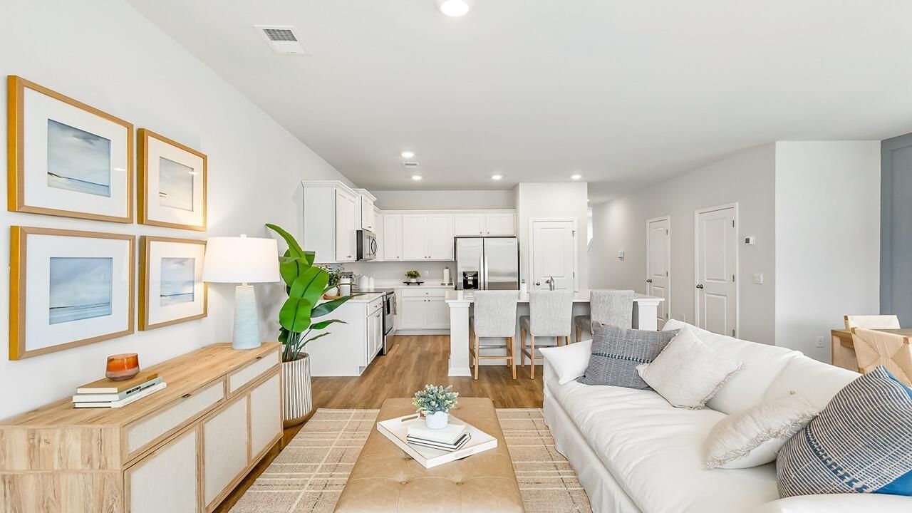 738 Galivant Drive Photo 15