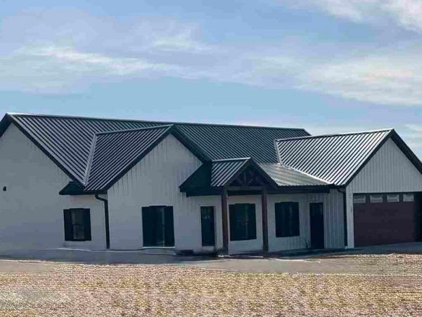 101 Coal Valley Lane, Exline, IA 52555