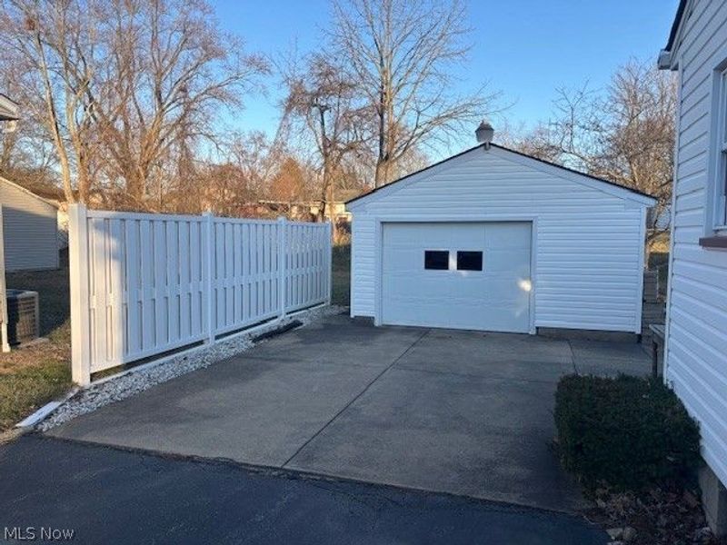 1407 Gypsy Lane, Niles, OH 44446 Photo 24