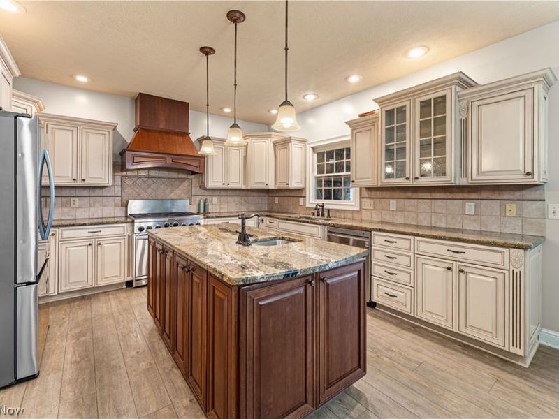 1215 Greenmont Circle, Vienna, WV 26105 Photo 10