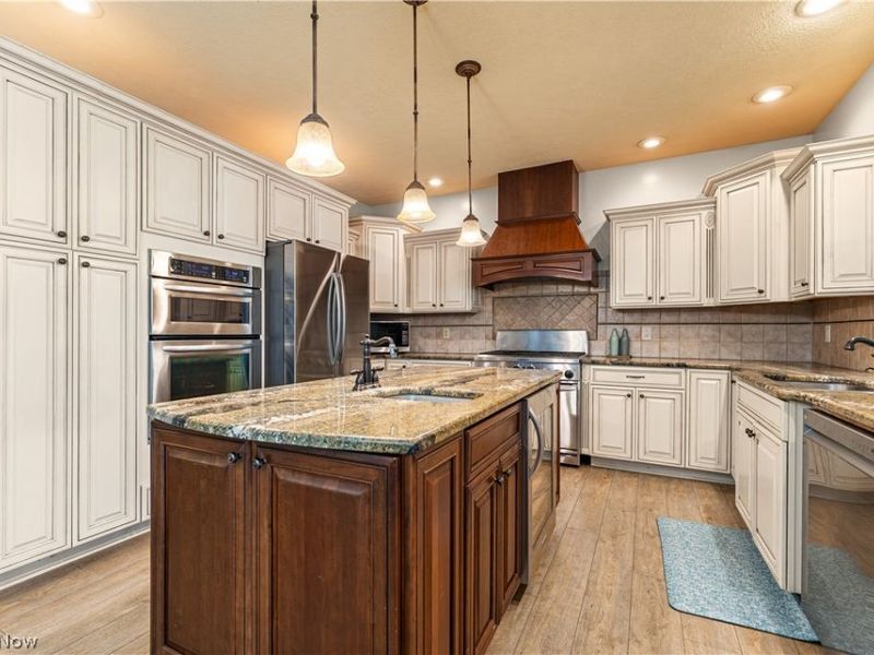 1215 Greenmont Circle, Vienna, WV 26105 Photo 11