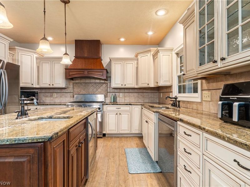 1215 Greenmont Circle, Vienna, WV 26105 Photo 13