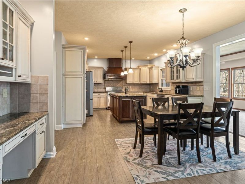 1215 Greenmont Circle, Vienna, WV 26105 Photo 17