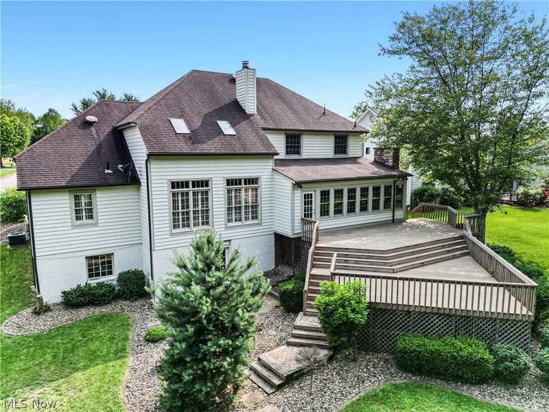 1215 Greenmont Circle, Vienna, WV 26105 Photo 2