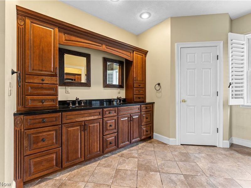 1215 Greenmont Circle, Vienna, WV 26105 Photo 25