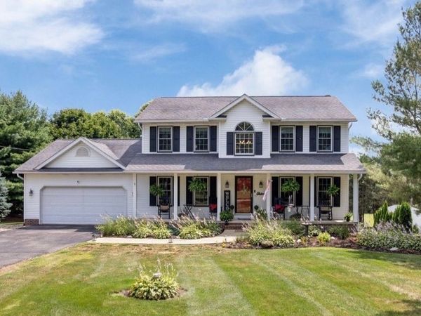 9825 Fox Knoll Drive, Orrville, OH 44667