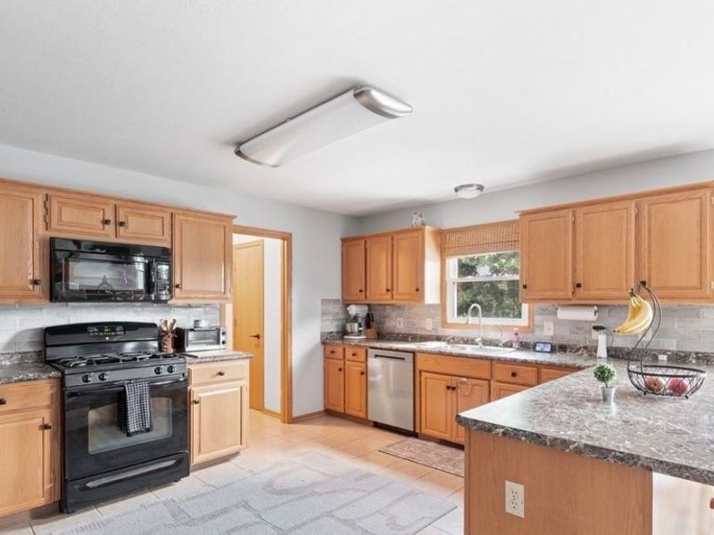 9825 Fox Knoll Drive, Orrville, OH 44667 Photo 9