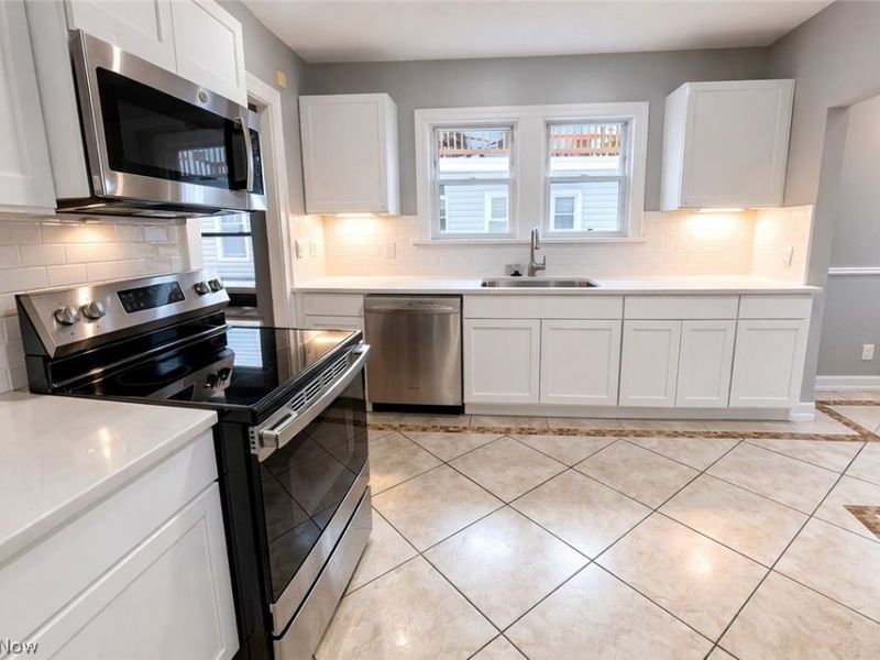 7014 Thornton Drive , Unit Down, Parma, OH 44129 Photo 8