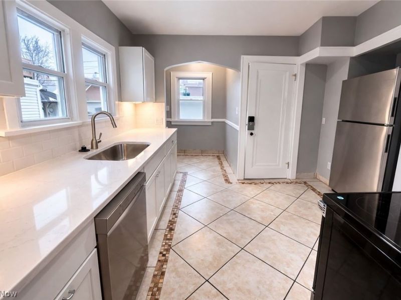 7014 Thornton Drive , Unit Down, Parma, OH 44129 Photo 9