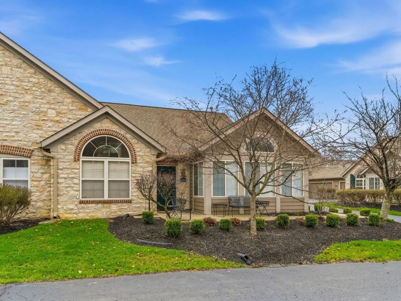 4154 WINDBUD Drive, Unit 10, New Albany, OH 43054 Photo 2
