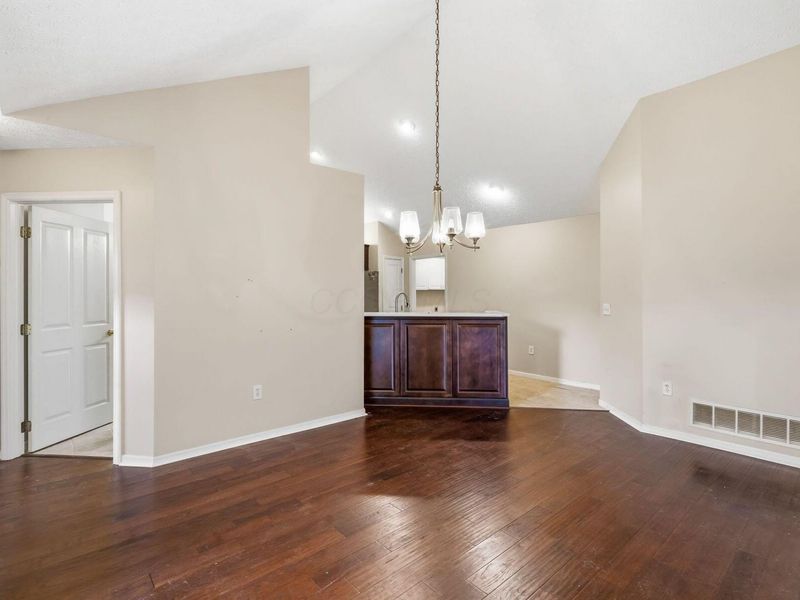 4154 WINDBUD Drive, Unit 10, New Albany, OH 43054 Photo 6