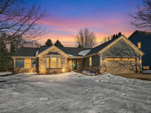 213 Ryan Ct, West Bend, WI 53095