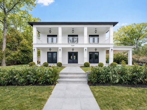 40 Waters Edge Road , Southampton, NY 11968