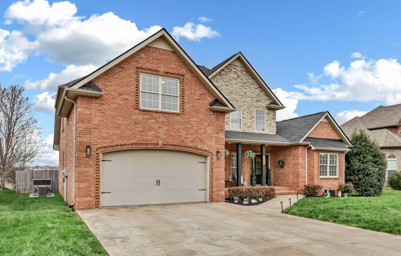 409 Carson Bailey Ct , Clarksville, TN 37043 Main Photo