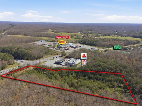 1427 Hwy 96 , Fairview, TN 37062