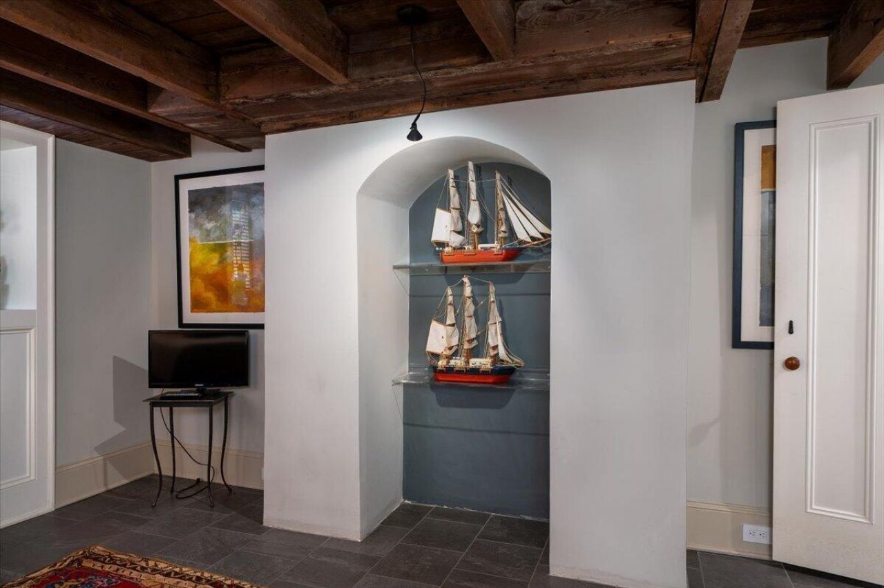 41 Society Street Photo 24