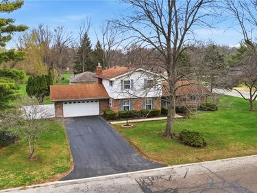 190 N Village Drive, Centerville, OH 45459