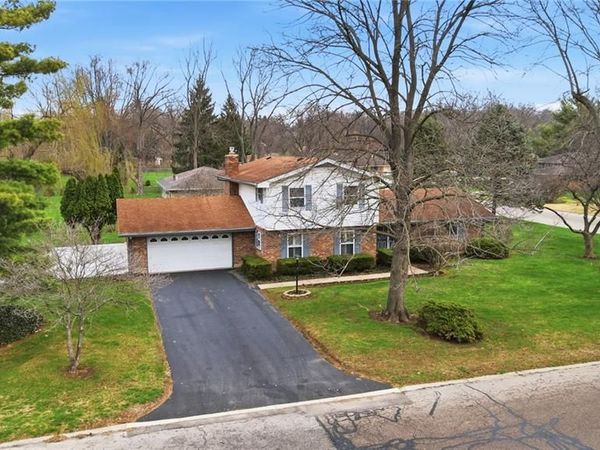 190 N Village Drive, Centerville, OH 45459