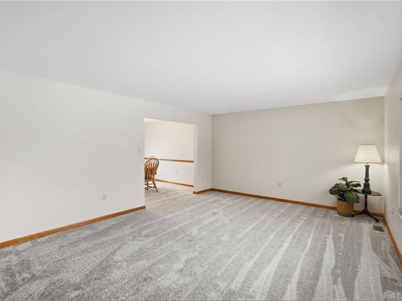 190 N Village Drive, Centerville, OH 45459 Photo 11