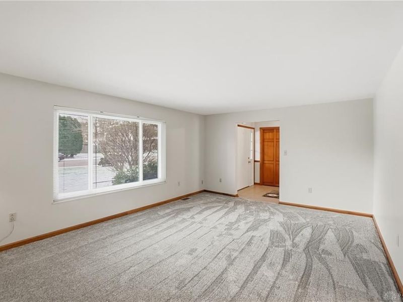 190 N Village Drive, Centerville, OH 45459 Photo 12