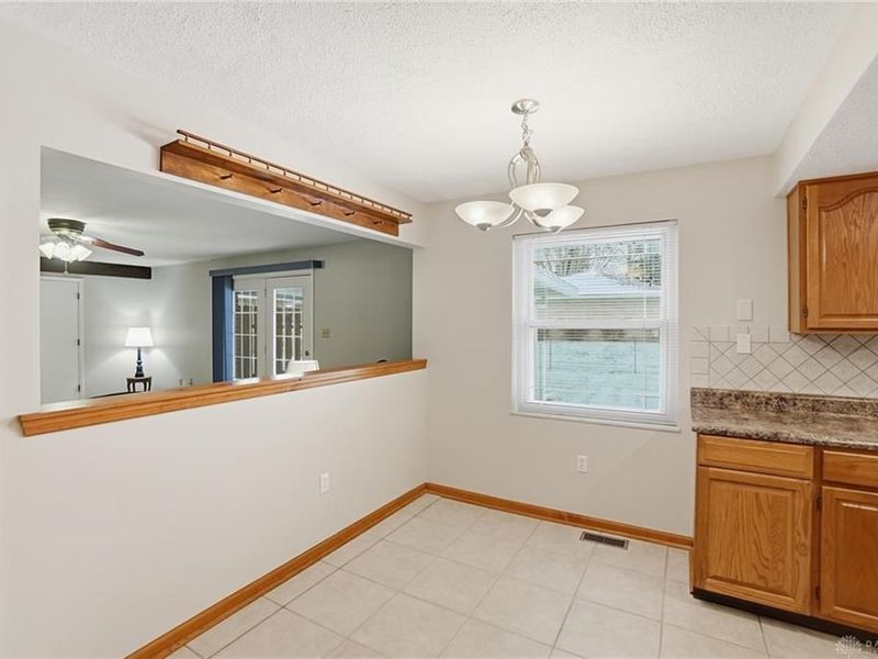 190 N Village Drive, Centerville, OH 45459 Photo 19