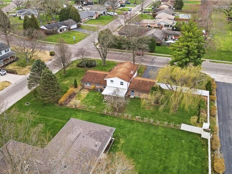 190 N Village Drive, Centerville, OH 45459 Photo 3