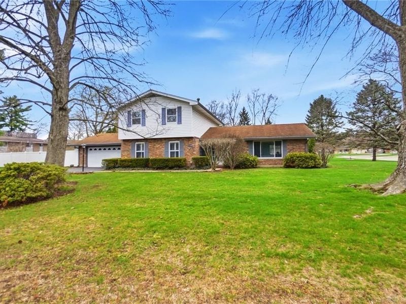 190 N Village Drive, Centerville, OH 45459 Photo 5