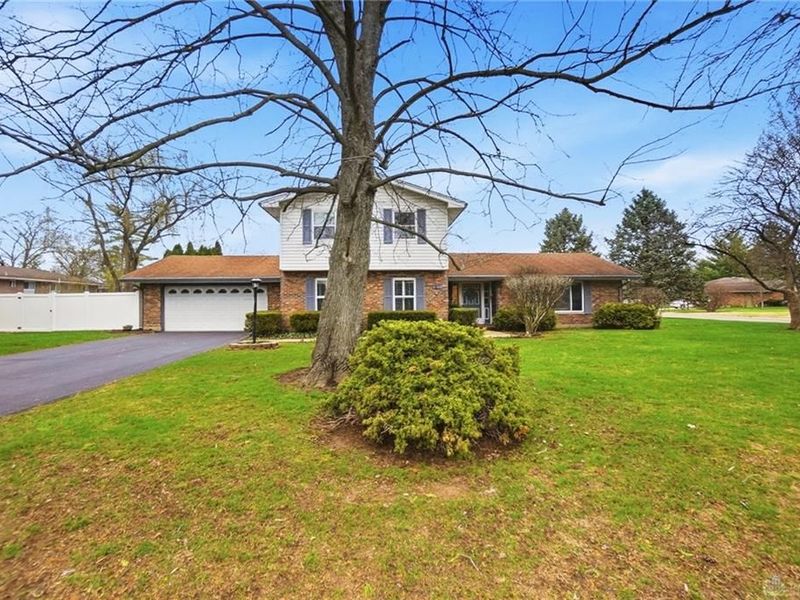 190 N Village Drive, Centerville, OH 45459 Photo 7