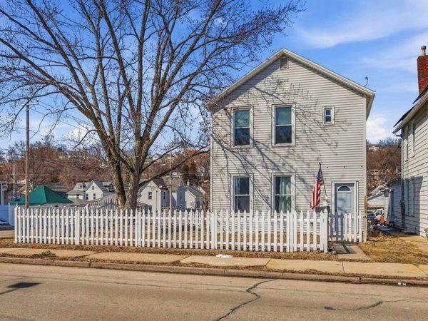 1203 Rhomberg Avenue, Dubuque, IA 52001