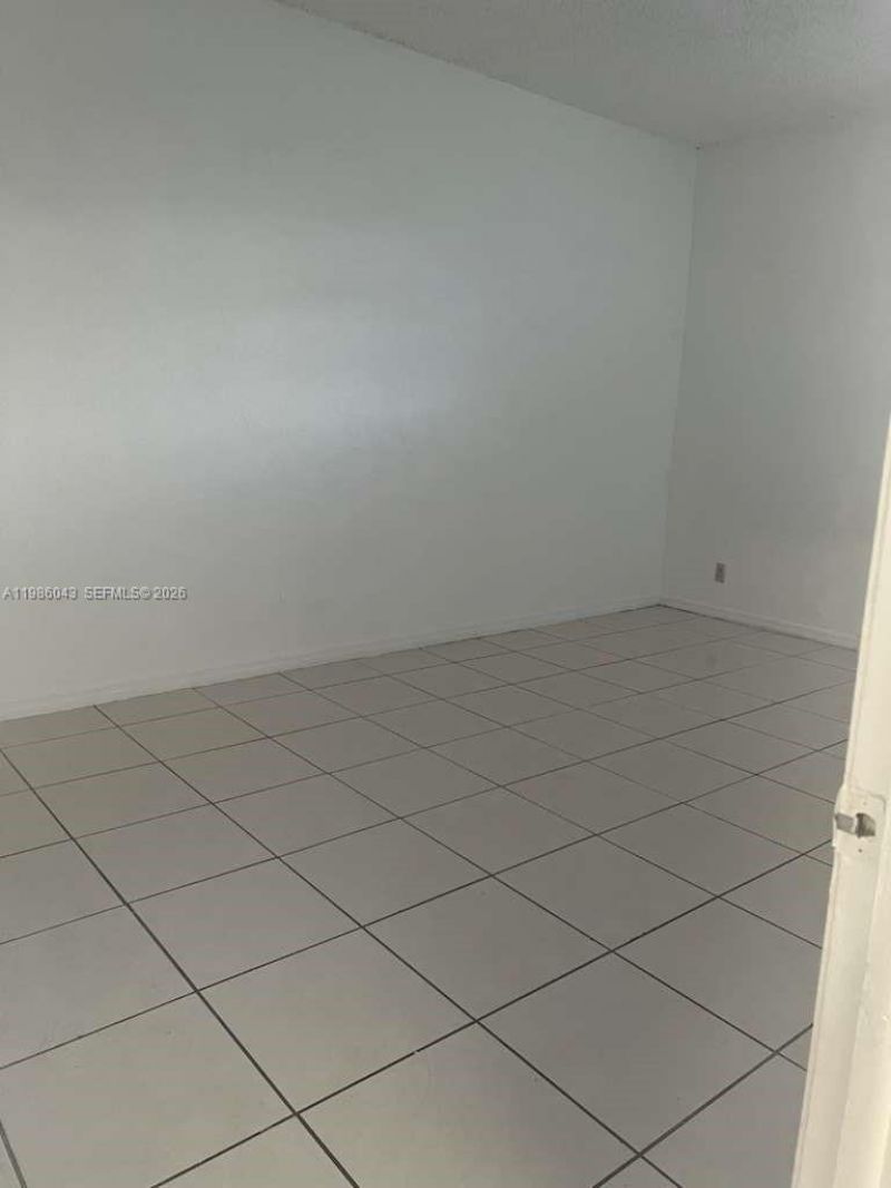 4550 NW 9th St , Unit 114E, Miami, FL 33126 Photo