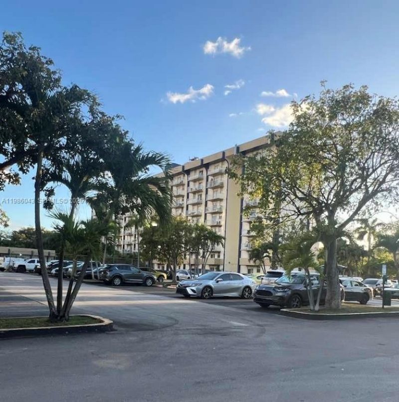 4550 NW 9th St , Unit 114E, Miami, FL 33126 Photo