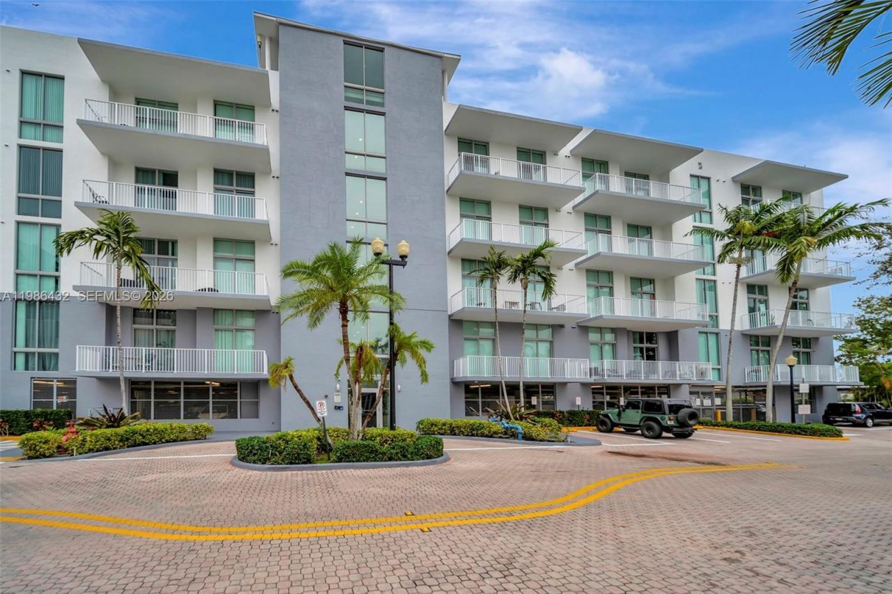 2100 Van Buren St , Unit 508, Hollywood, FL 33020 Photo