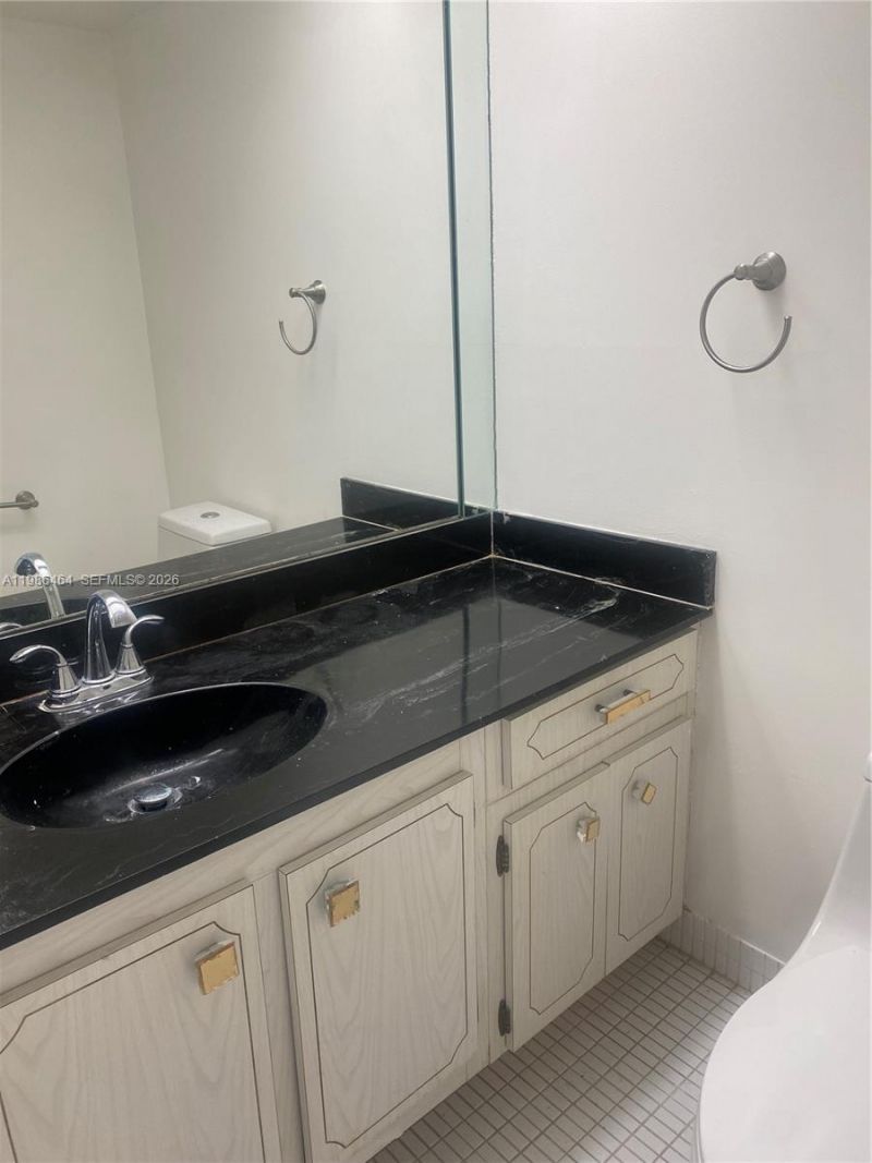 230 174th St , Unit 1206, Sunny Isles Beach, FL 33160 Photo