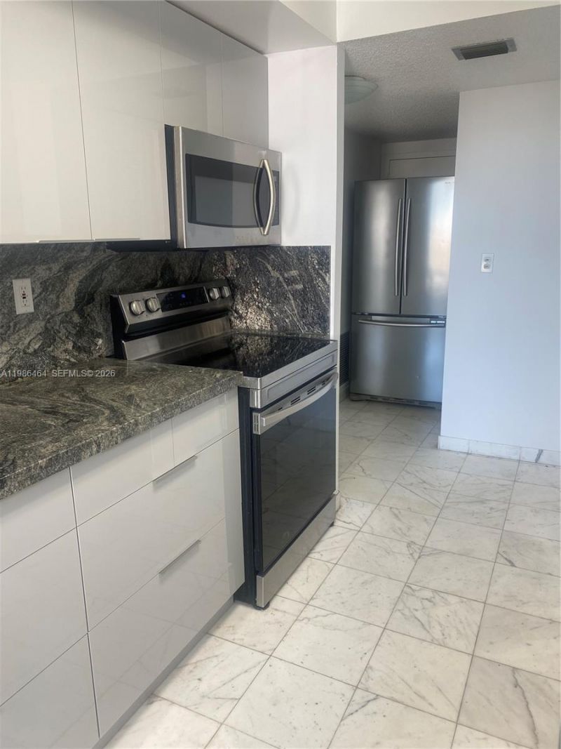 230 174th St , Unit 1206, Sunny Isles Beach, FL 33160 Photo